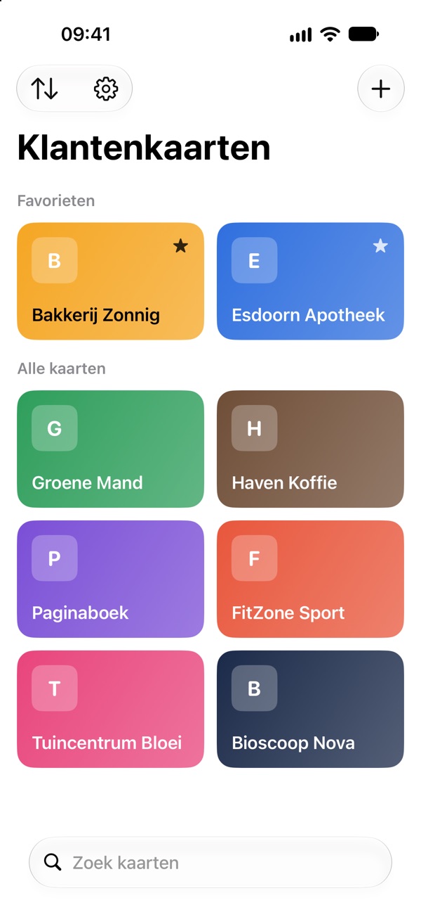 De kaartenlijst van YoLo met favorieten bovenaan en kleurrijke kaarten in twee kolommen